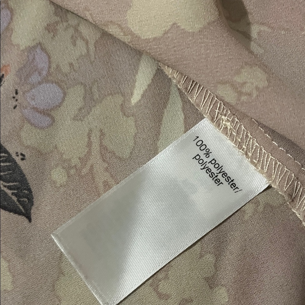 MAURICES Cream Floral V-Neck Blouse - Picture 9 of 9